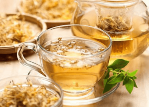 uống trà hoa hòe có tốt không? toàn cảnh lợi ích, tác dụng phụ và cách dùng đúng chuẩn