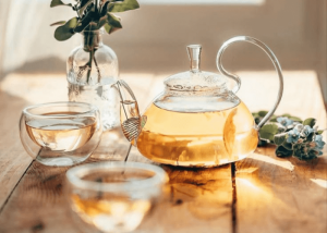 uống trà hoa hòe có tốt không? toàn cảnh lợi ích, tác dụng phụ và cách dùng đúng chuẩn